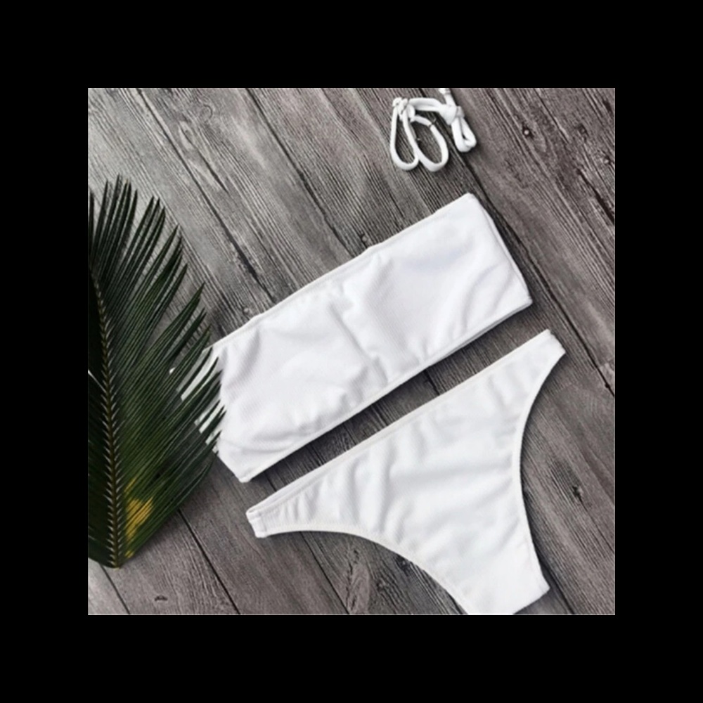 PERFECT WHITE BIKINI - Picture 4 of 7
